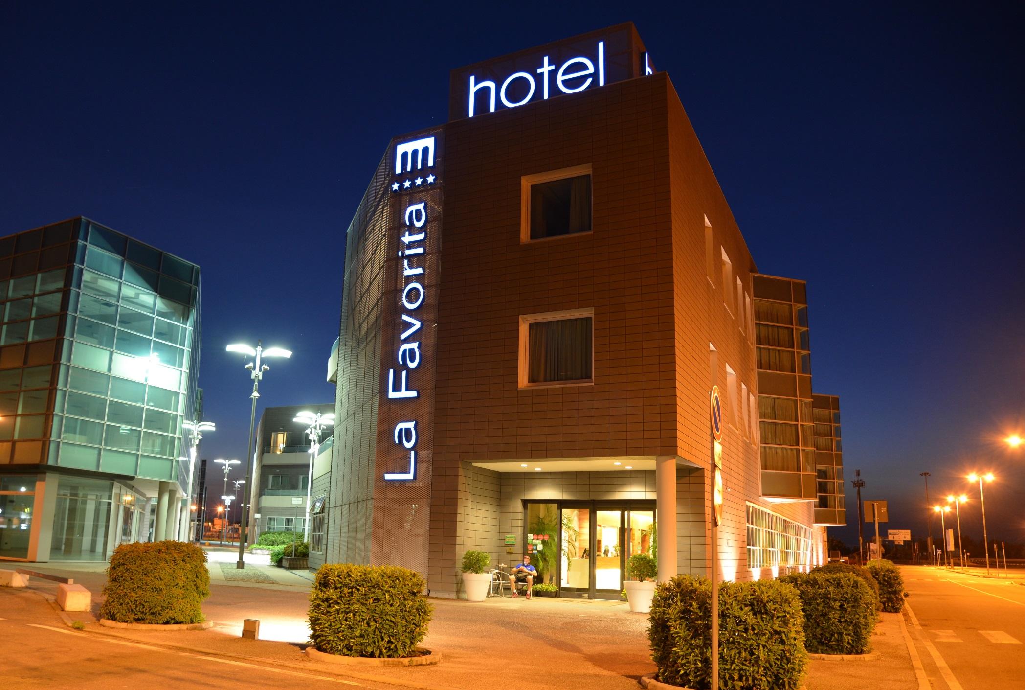 Hotel La Favorita Mantoue Extérieur photo